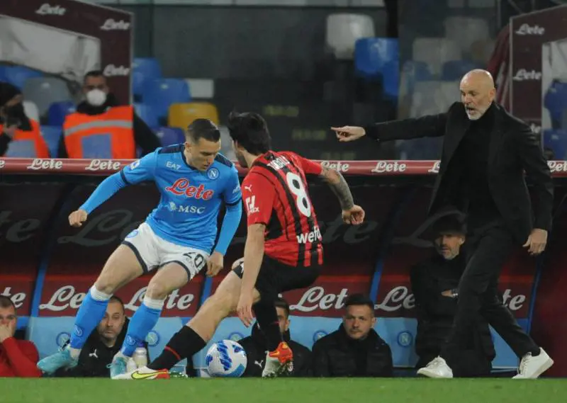 Il Milan sbanca il Maradona e si prende la vetta solitaria della classifica