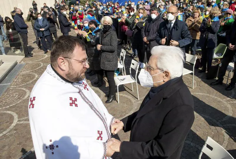 Mattarella va a messa nella chiesa ucraina