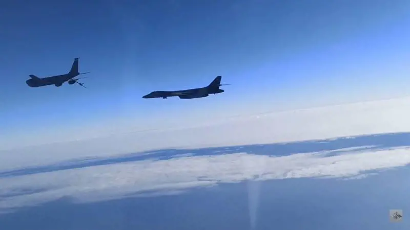 L'oggetto misterioso, i jet di Putin e l'attacco hacker: cosa succede in Russia