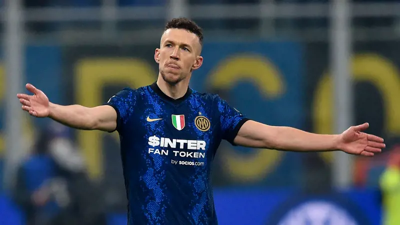Minacciò tifoso bresciano allo stadio: Perisic risarcisce in aula