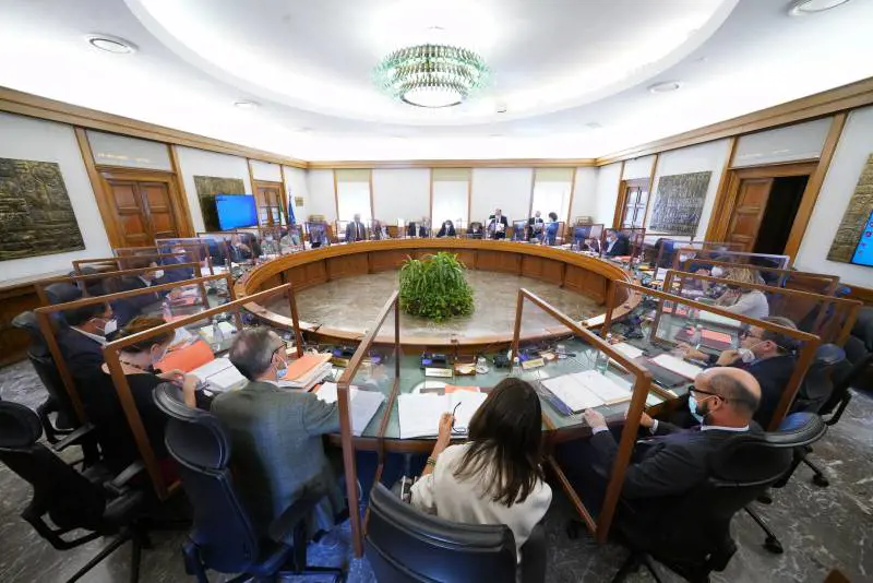 Due strani voti sulla nomina di Milano