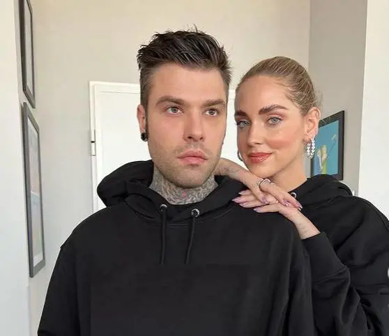 "Vicino a Trussardi c'è l'amica Ferragni...". Ma la realtà è un'altra