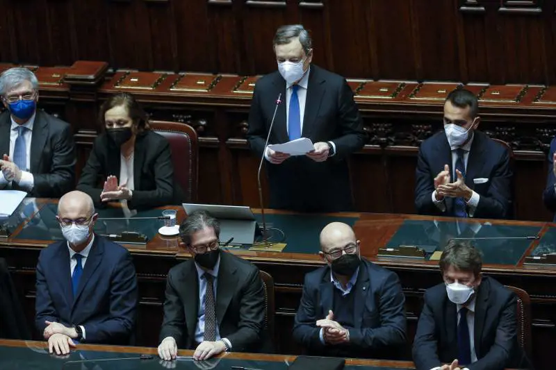 Guardandoci allo specchio