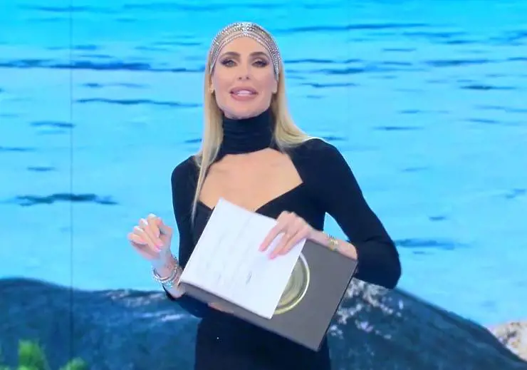 "Stacce", Ilary Blasi zittisce la Rodriguez all'Isola