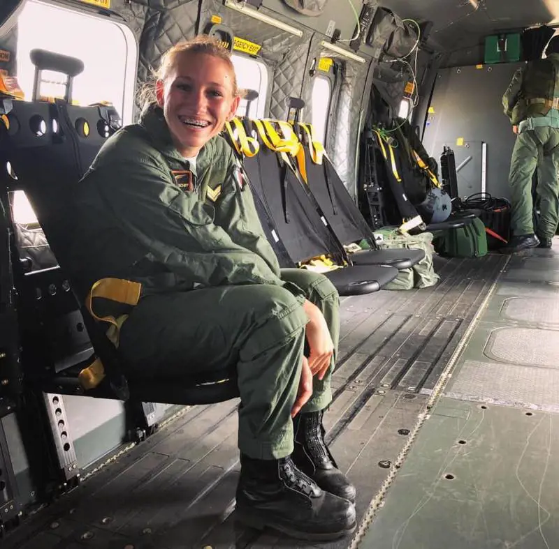 Giulia Schiff combatte in Ucraina per"Mille euro al mese per combattere". Il racconto di Giulia Schiff dal fronte Kiev: il racconto dal fronte