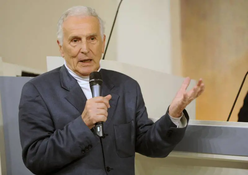 "Meglio un'estate prudente. Il virus può ancora far male"