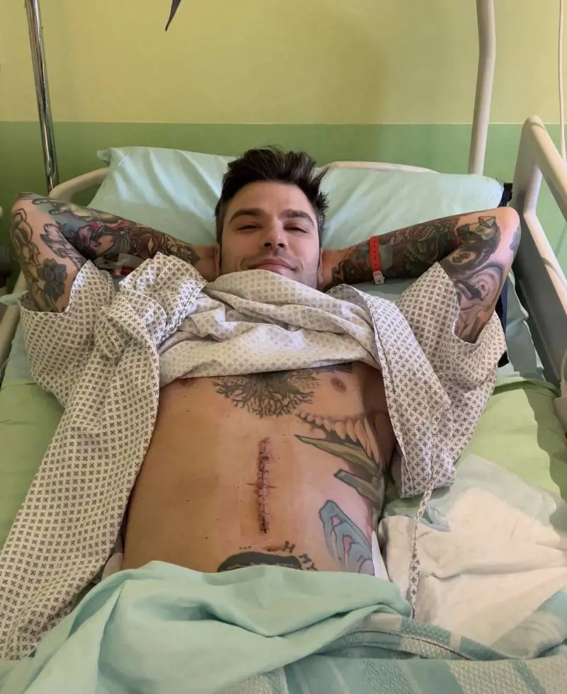 "Tornare a vivere". Il messaggio di Fedez dopo l'operazione
