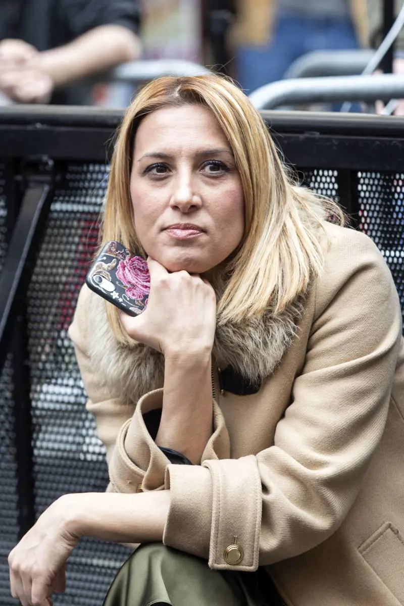 Alla manifestazione degli ex 5S spunta pure la compagna di Di Maio