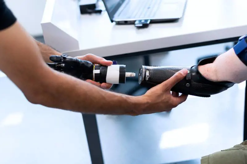 "Prossima tappa: robot integrati con il corpo"