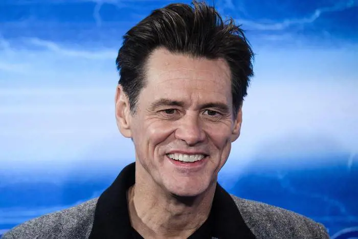 "Ne ho abbastanza...". E Jim Carrey si ritira