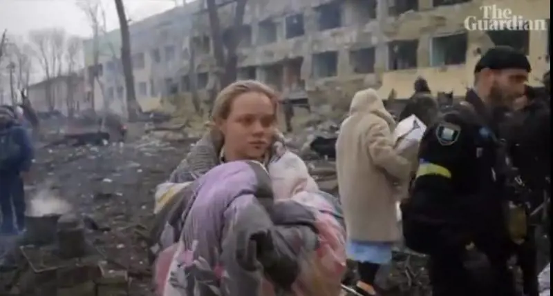 Screenshot da video - The Guardian