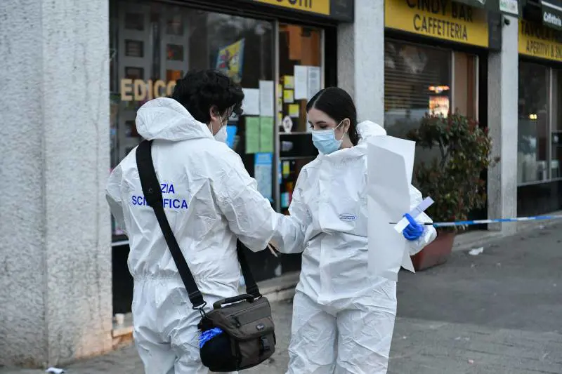 Lasciata in una pozza di sangue: l'orrore dei finti tecnici del gas sull'anziana