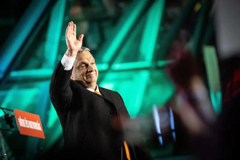 Salvate il soldato Orban, il sesso in clausura e Putin: quindi, oggi...