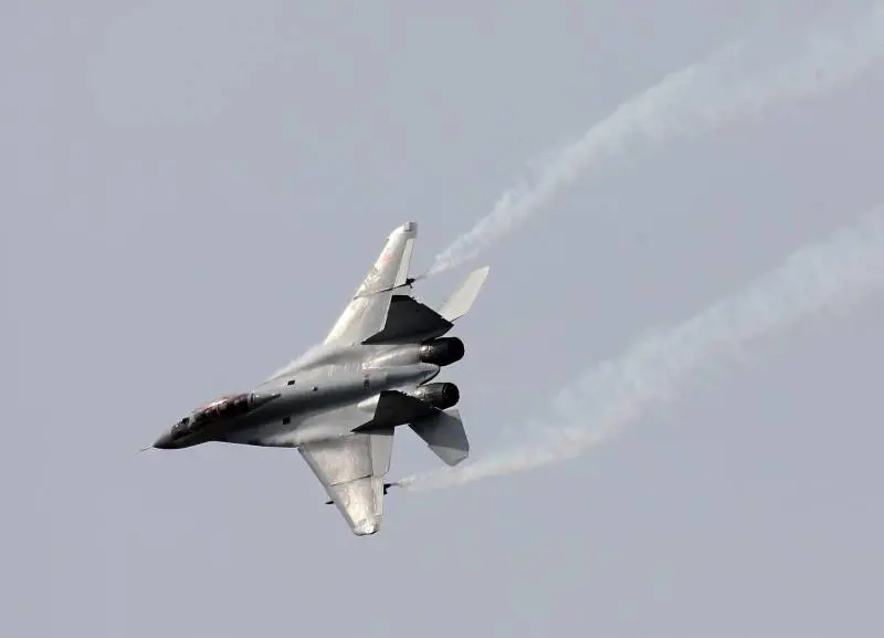 Tensione nei cieli europei: i russi violano anche lo spazio aereo danese