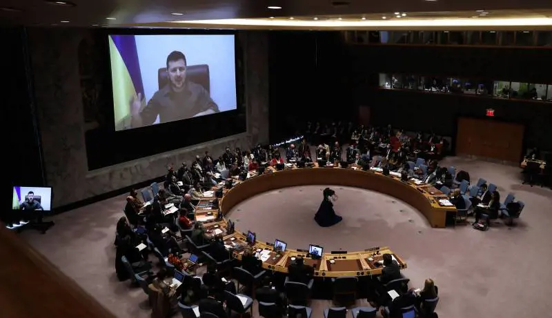 Così la guerra ribalta il modello occidentale: "Saranno guai seri"