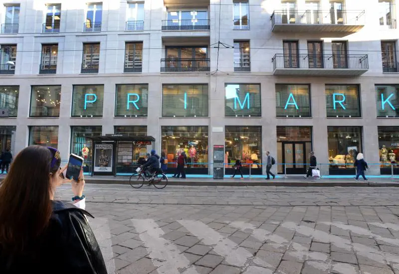 Apre il primo Primark. Moda a basso costo, ma attenta al "green"