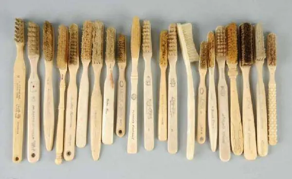 Lo spazzolino ha più di mille anni: ecco chi lo ha inventato