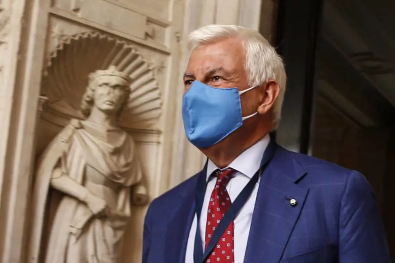 Lo spettro di un altro avviso di garanzia su Mps. Il top manager nei guai (ma sempre in sella)