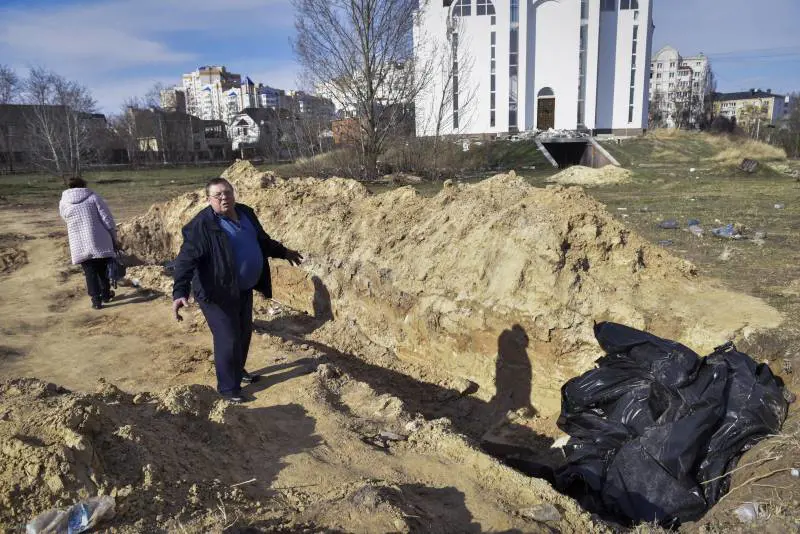 "L'archivio degli orrori". Foto, video e prove choc contro Putin