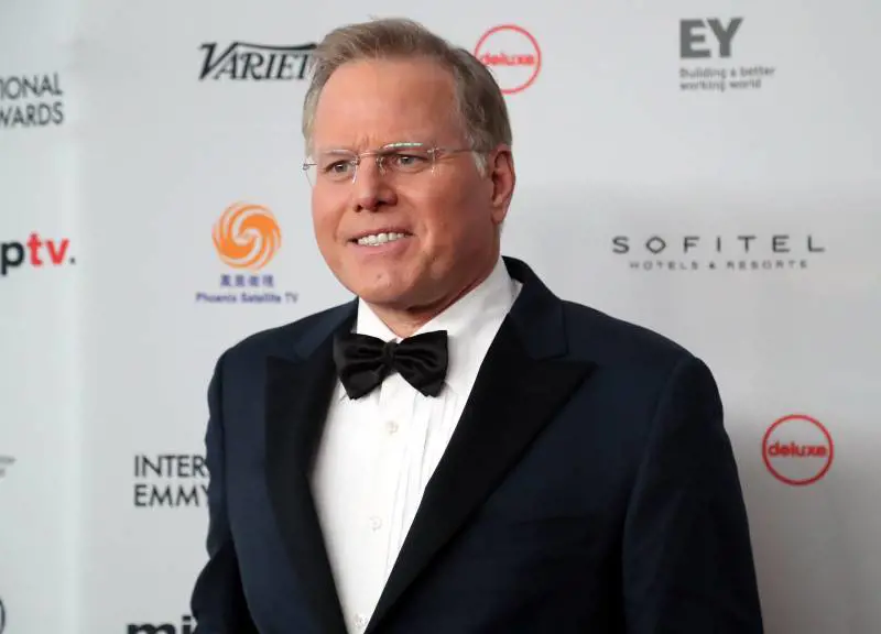 Discovery compra Warner. E sfida Netflix