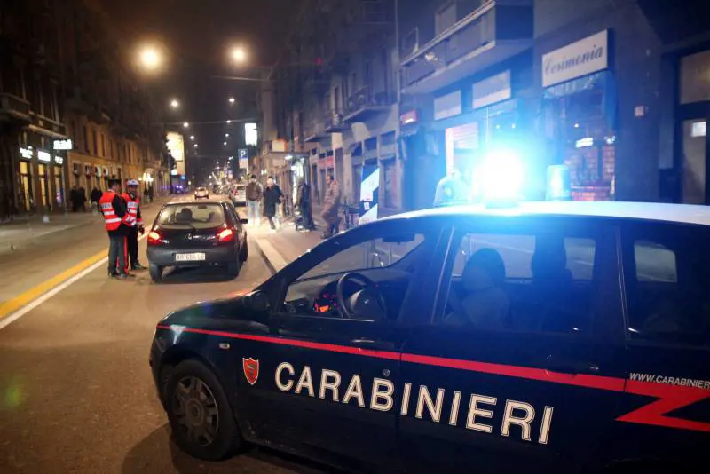Assalti militari ai depositi delle griffe