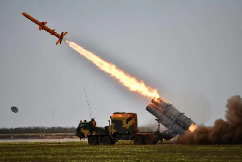 15 minuti per raggiungere l'obiettivo: così i missili R-360 Neptune piegano i russi