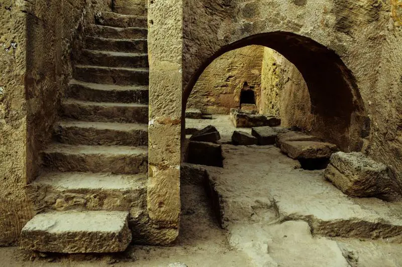Saglietto, Ruscigni e l'archeologia che scava nel mito
