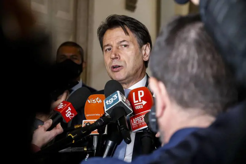 Da santo a impresentabile. Il dilemma Conte per il Pd