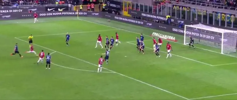 Mariani "ingannato" da Handanovic: il gol del Milan era regolare?