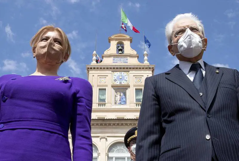 Mattarella: "Ue e Nato unite o si allarga il conflitto"