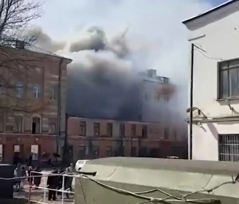 A fuoco il "palazzo dei missili". Diversi morti in Russia