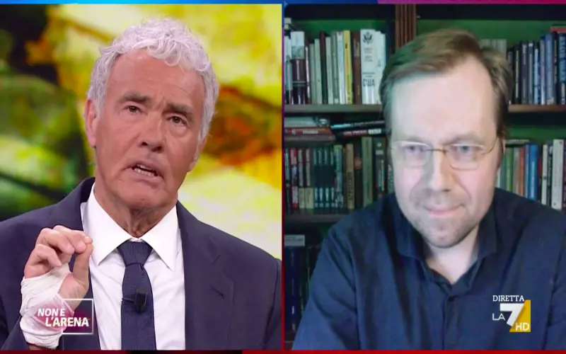 "Pensa di cavarsela così?". Giletti mette all'angolo il giornalista russo