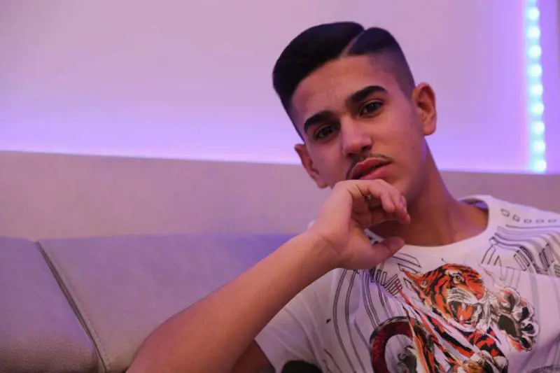 Cantante neomelodico "gestito" dalla camorra