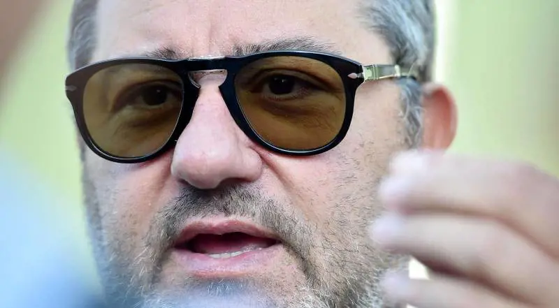 "Ancora vivo ma gravissimo": il "giallo" sulla morte di Mino Raiola