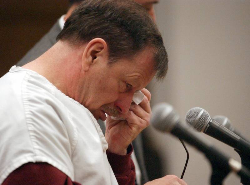 Gary Ridgway piange alla lettura della sentenza