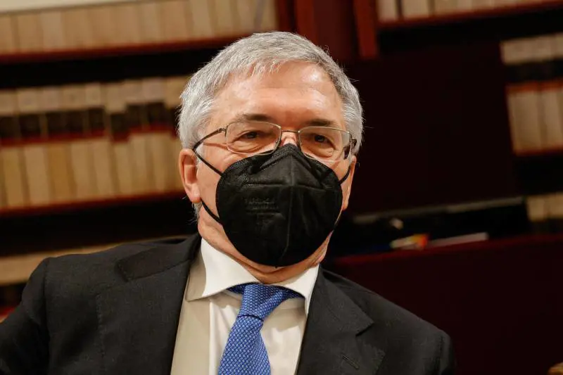 Aiuti raddoppiati a 14 miliardi. E arriva un bonus da 200 euro