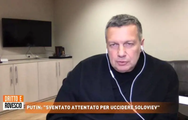 "Sei killer nazisti contro di me". Il conduttore russo accusa Kiev