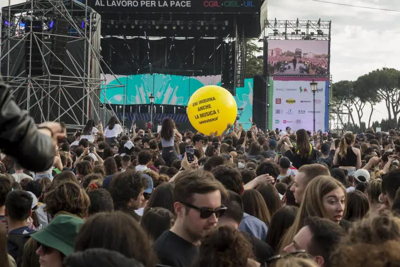 Lgbt, preservativi e (tanti) insulti: le follie dei Concertoni della sinistra