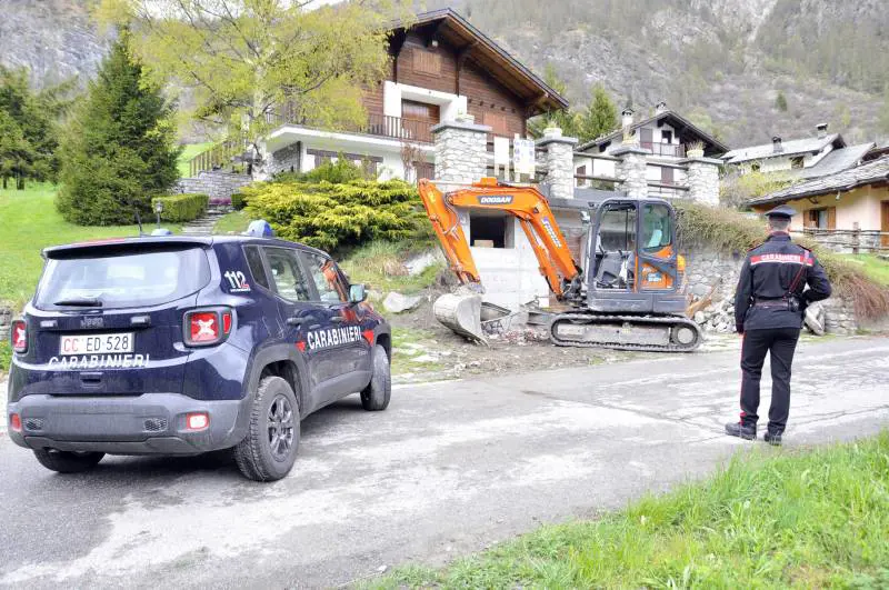 Operaio muore sul lavoro nella casa della Cartabia