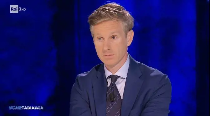 "L'Italia deve sganciarsi". Orsini attacca (ancora): "No all'invio di armi"