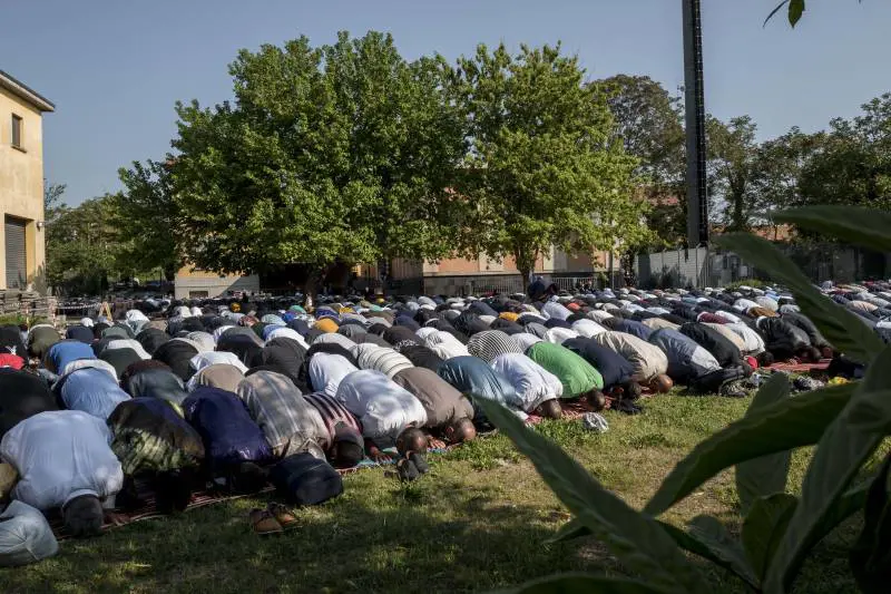 L'ipocrisia culturale della sinistra: cancella in Natale, celebra il Ramadan