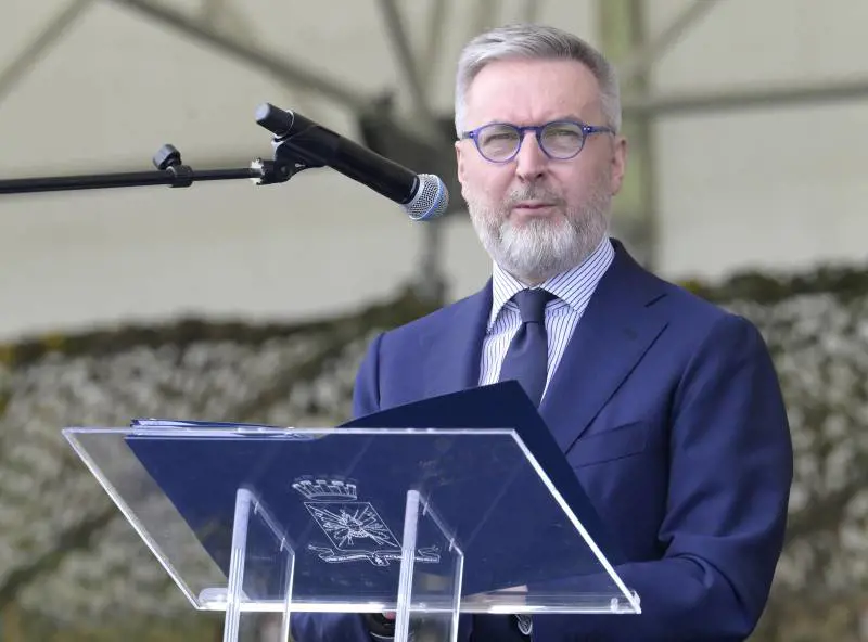 La gaffe di Guerini sulle armi "per colpire postazioni russe" La rabbia di Conte e Salvini