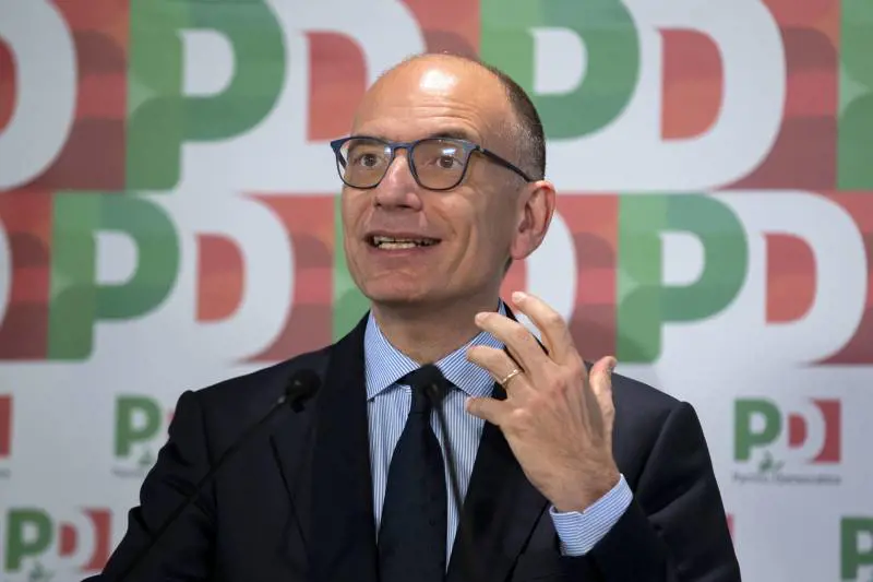 Ddl Zan, ora Letta insulta: "Destra arretrata sui diritti civili"