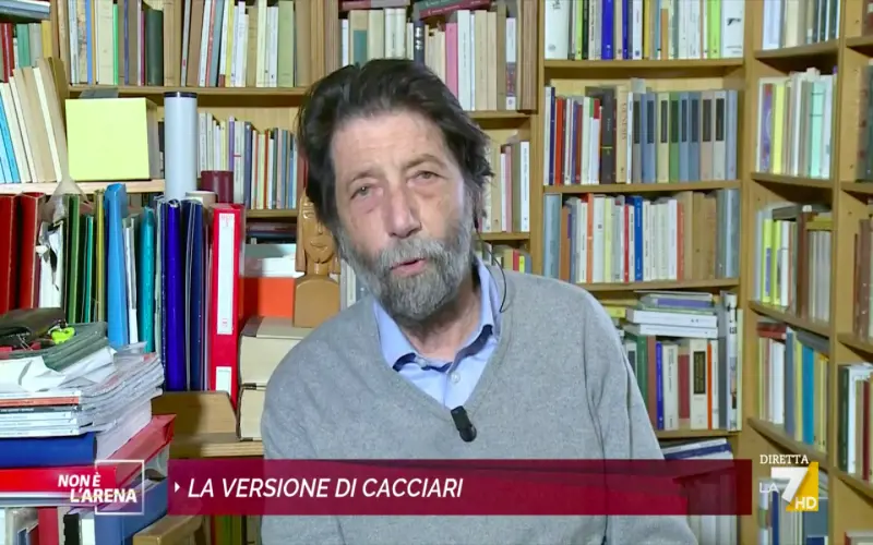 "Putin come Hitler?". E Cacciari sbotta in tv