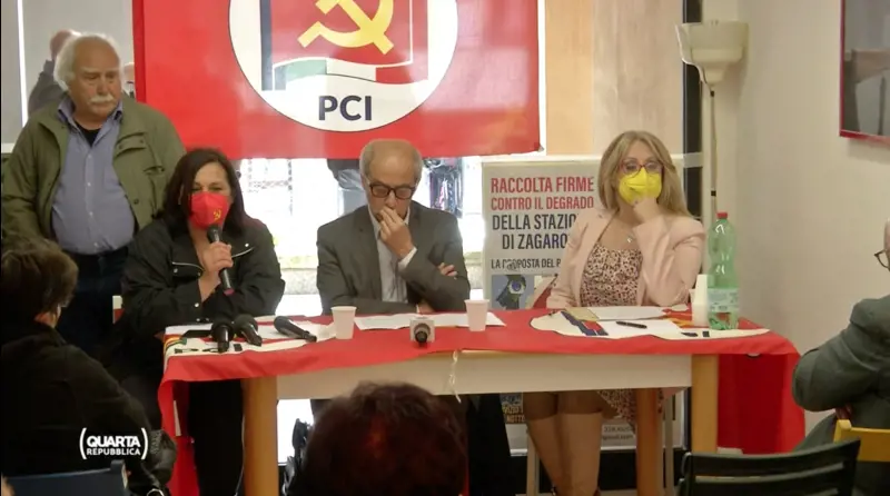 "Putin si sta solo difendendo": la follia comunista