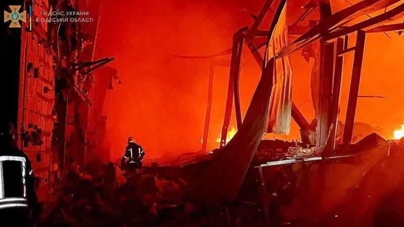L'attacco coi missili ipersonici: la devastazione di Odessa