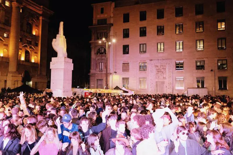 Piazza Affari e 5 vie: il Comune si ravvede  sulla movida molesta