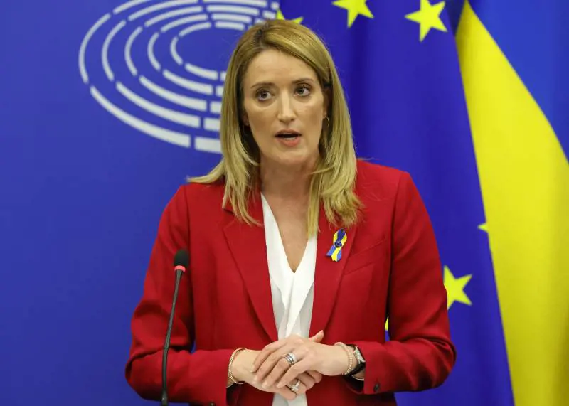 L'Ue: Russia terrorista. Pd e 5S si smarcano. E gli hacker dello Zar attaccano Bruxelles