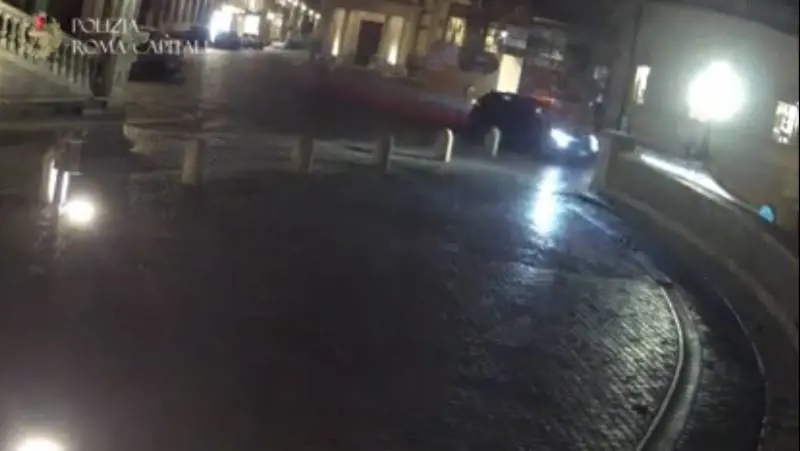 Il saudita in Maserati: chi è l'uomo che ha sfregiato Trinità dei Monti