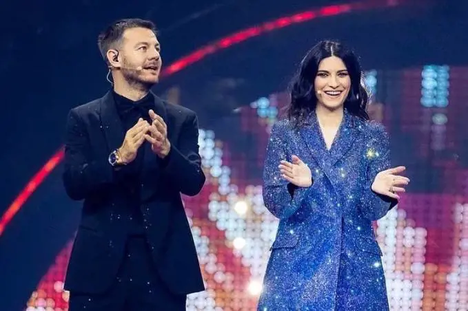 L'Eurovision, il malore e poi il contagio. Cosa è successo a Laura Pausini